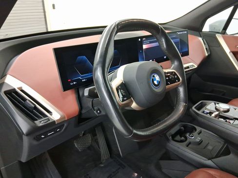 Used 2023 BMW iX xDrive50 w/ Sport Package image 20