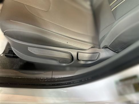 Certified 2025 Hyundai Elantra Sport image 14