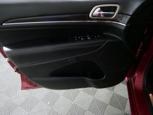 Used 2015 Jeep Grand Cherokee Overland w/ Advanced Technology Group image 15