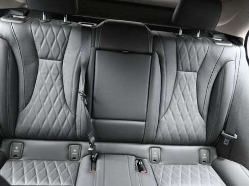 Used 2023 Buick Envision Avenir image 28