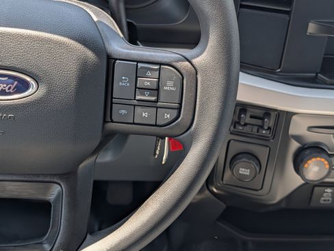 New 2026 Ford F250 XL w/ XL Chrome Package image 22