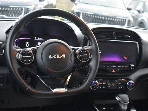 Certified 2023 Kia Soul GT-Line image 18