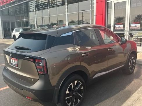 Used 2025 Nissan Kicks SV w/ SV Premium Package AWD/4WD image 6
