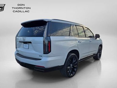 Used 2025 Cadillac Escalade Sport Platinum w/ LPO, ONYX Package AWD/4WD image 5