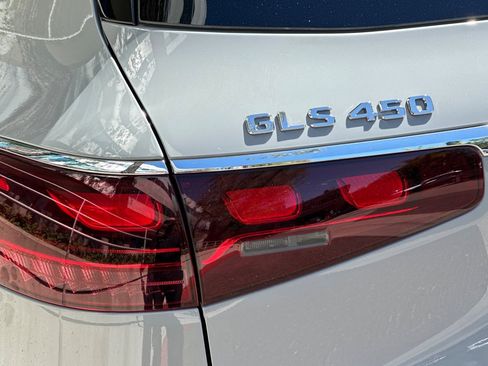 New 2026 Mercedes-Benz GLS 450 4MATIC image 28
