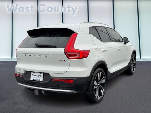 Certified 2023 Volvo XC40 B5 Ultimate w/ Protection Package Premier image 4