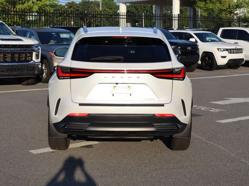 Used 2024 Lexus NX 250 FWD w/ Towing Package (2000 Lbs) image 9