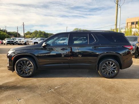 Used 2023 Chevrolet Traverse RS w/ LPO, Cargo Package FWD image 4