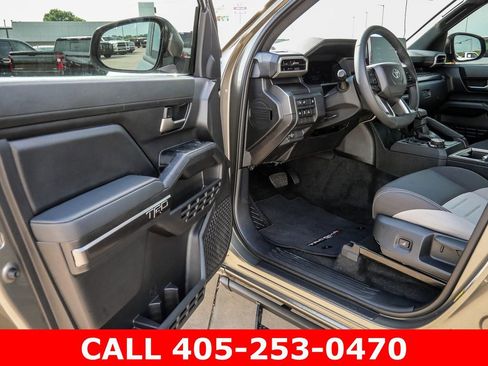 Used 2025 Toyota Tacoma TRD Off-Road AWD/4WD image 50