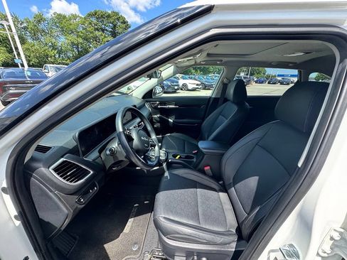 Used 2024 Kia Seltos EX AWD/4WD image 8