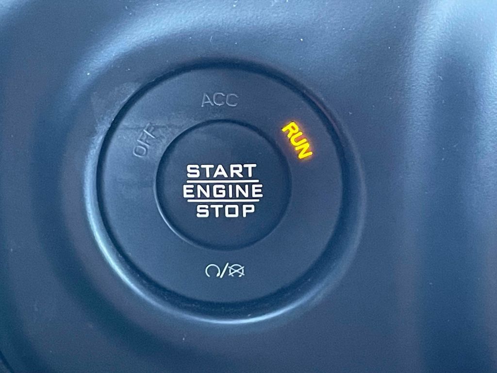 Used 2022 Jeep Wrangler Unlimited Sport AWD/4WD image 29