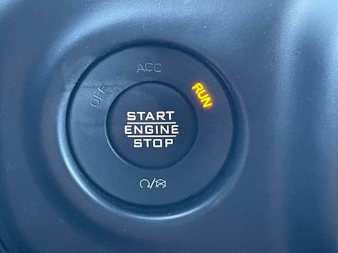 Used 2022 Jeep Wrangler Unlimited Sport AWD/4WD image 29