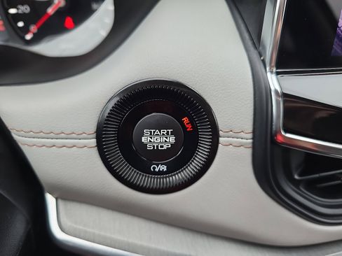 Used 2022 Jeep Compass Limited image 23