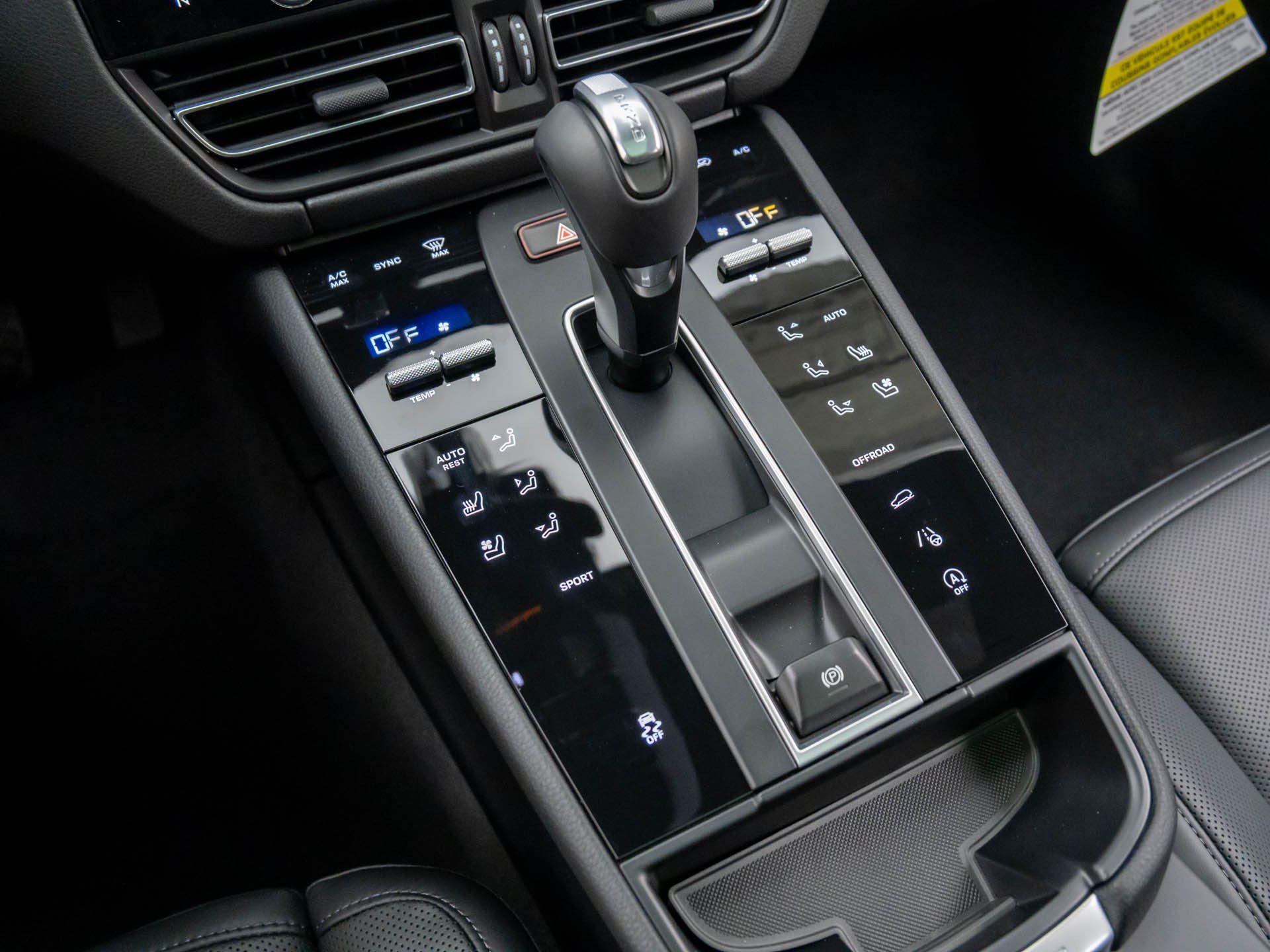 Used 2026 Porsche Macan AWD/4WD image 21