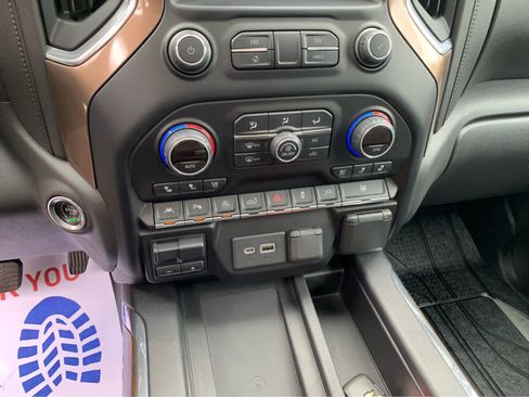 Used 2019 Chevrolet Silverado 1500 High Country w/ Technology Package AWD/4WD image 19