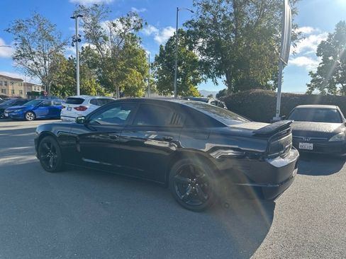 Used 2014 Dodge Charger R/T RWD image 4