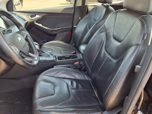 Used 2015 Ford Focus Titanium w/ Titanium Cold Weather Package FWD image 3