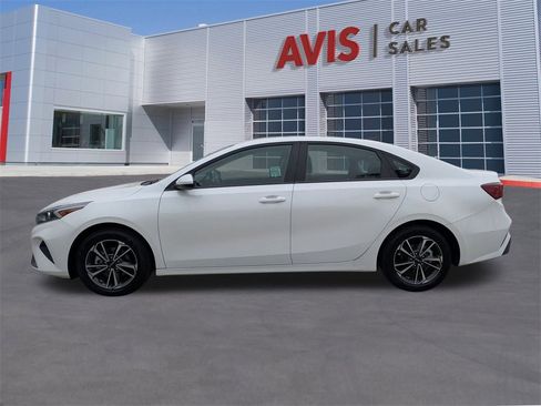 Used 2024 Kia Forte LXS image 10