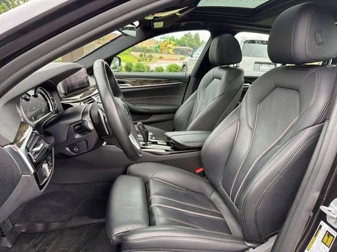Used 2019 BMW 540i w/ Premium Package RWD image 20