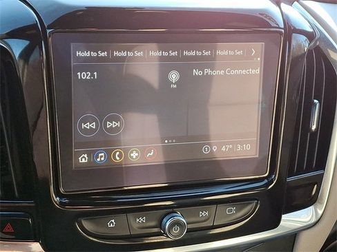 Used 2023 Chevrolet Traverse LT image 18