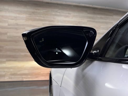 Used 2023 Lucid Air Touring image 26