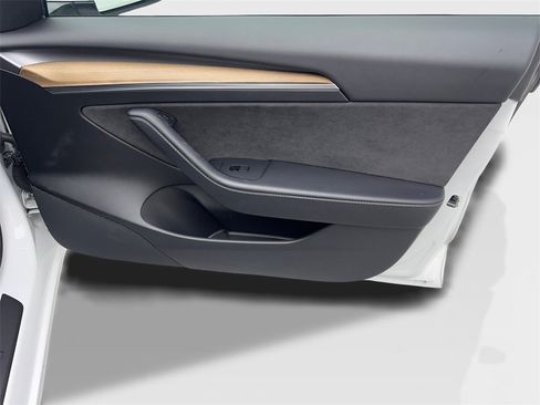 Used 2021 Tesla Model 3 Standard Range Plus image 47