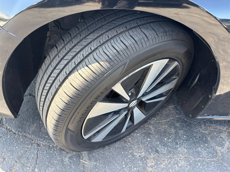 Used 2020 Nissan Altima 2.5 SL FWD image 16