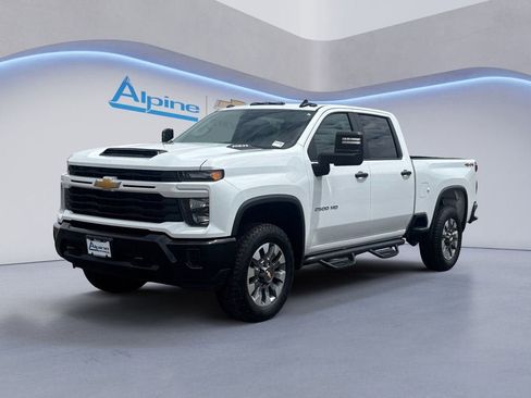 Used 2024 Chevrolet Silverado 2500 Custom w/ Custom Value Package AWD/4WD image 1
