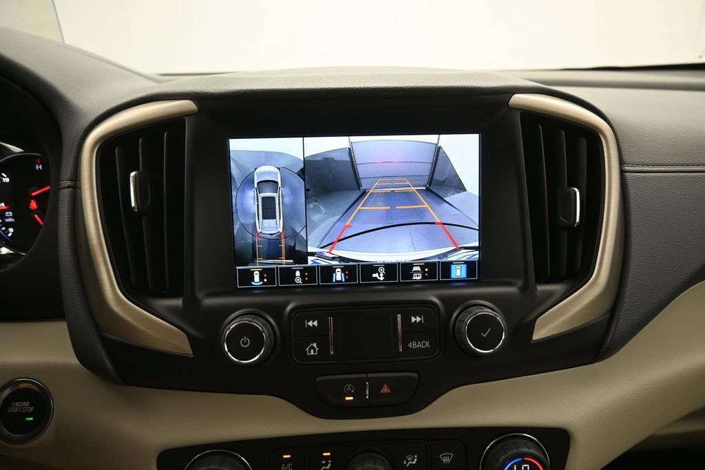 Used 2024 GMC Terrain Denali w/ Denali Premium Package AWD/4WD image 17