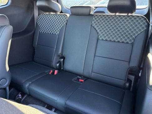 New 2026 GMC Acadia Denali w/ Super Cruise Package image 7