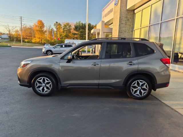 Used 2020 Subaru Forester Premium AWD/4WD image 4