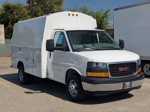 New 2025 GMC Savana 3500 w/ Power Convenience Package image 4