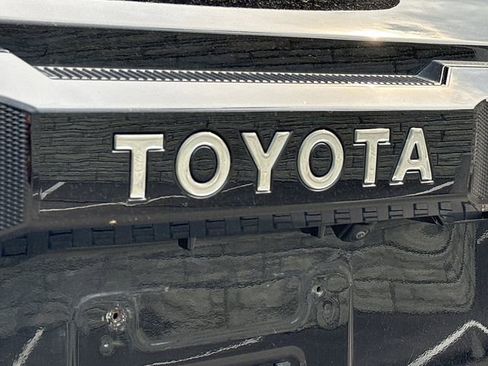 Used 2025 Toyota 4Runner Limited AWD/4WD image 29