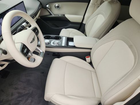 New 2026 Genesis GV60 RWD image 9