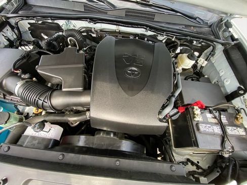 Used 2022 Toyota Tacoma TRD Sport w/ Technology Package AWD/4WD image 30