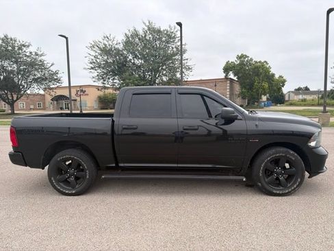 Used 2016 RAM 1500 Express w/ Black Ram 1500 Express Group AWD/4WD image 9