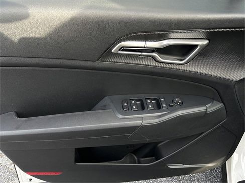 Certified 2025 Kia Sportage LX image 20