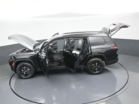 New 2025 Jeep Grand Cherokee L Altitude image 60