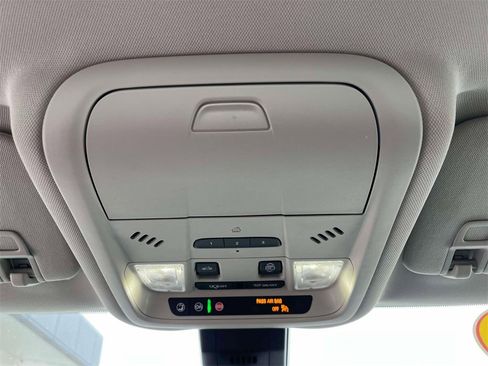 Used 2024 GMC Terrain Denali w/ Denali Premium Package image 37