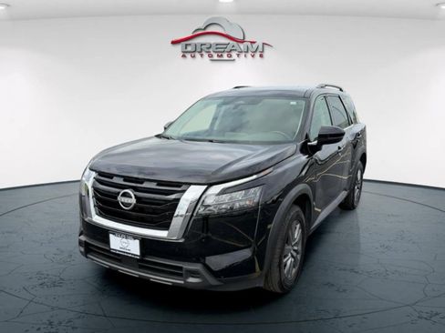 Used 2025 Nissan Pathfinder SV AWD/4WD image 4