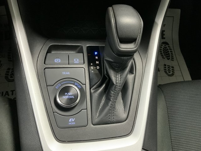 Used 2021 Toyota RAV4 LE AWD/4WD image 30
