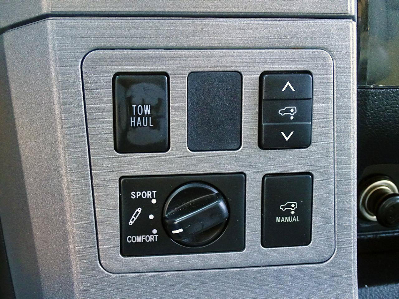 Used 2013 Toyota Sequoia Platinum RWD image 32
