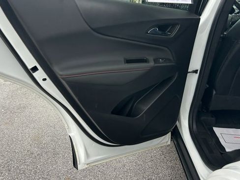 Certified 2022 Chevrolet Equinox RS w/ LPO, Floor Liner Package image 37