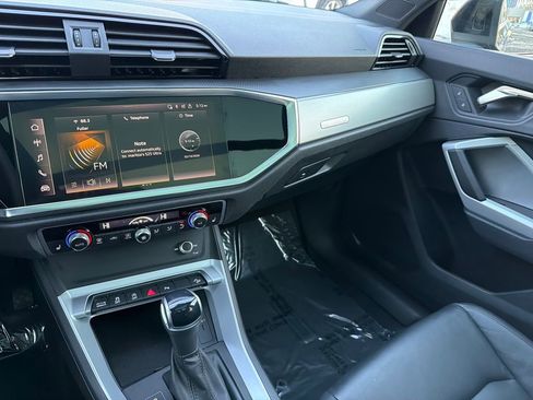Used 2025 Audi Q3 2.0T Premium image 26