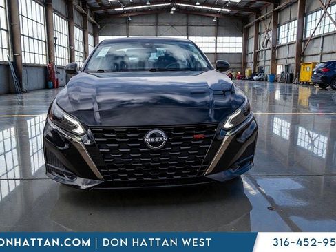 Used 2024 Nissan Altima 2.5 SR FWD image 24
