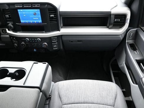 Used 2023 Ford F250 XL w/ STX Appearance Package AWD/4WD image 39