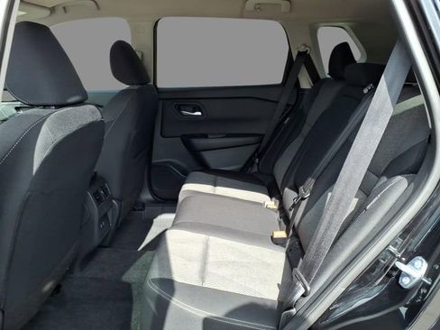 Used 2026 Nissan Rogue SV image 5