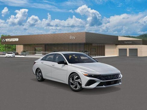 New 2026 Hyundai Elantra SEL Sport image 2