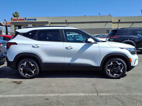 Used 2025 Kia Seltos S image 4