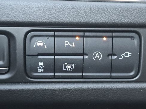 Used 2022 Chevrolet Tahoe LT w/ Luxury Package image 5